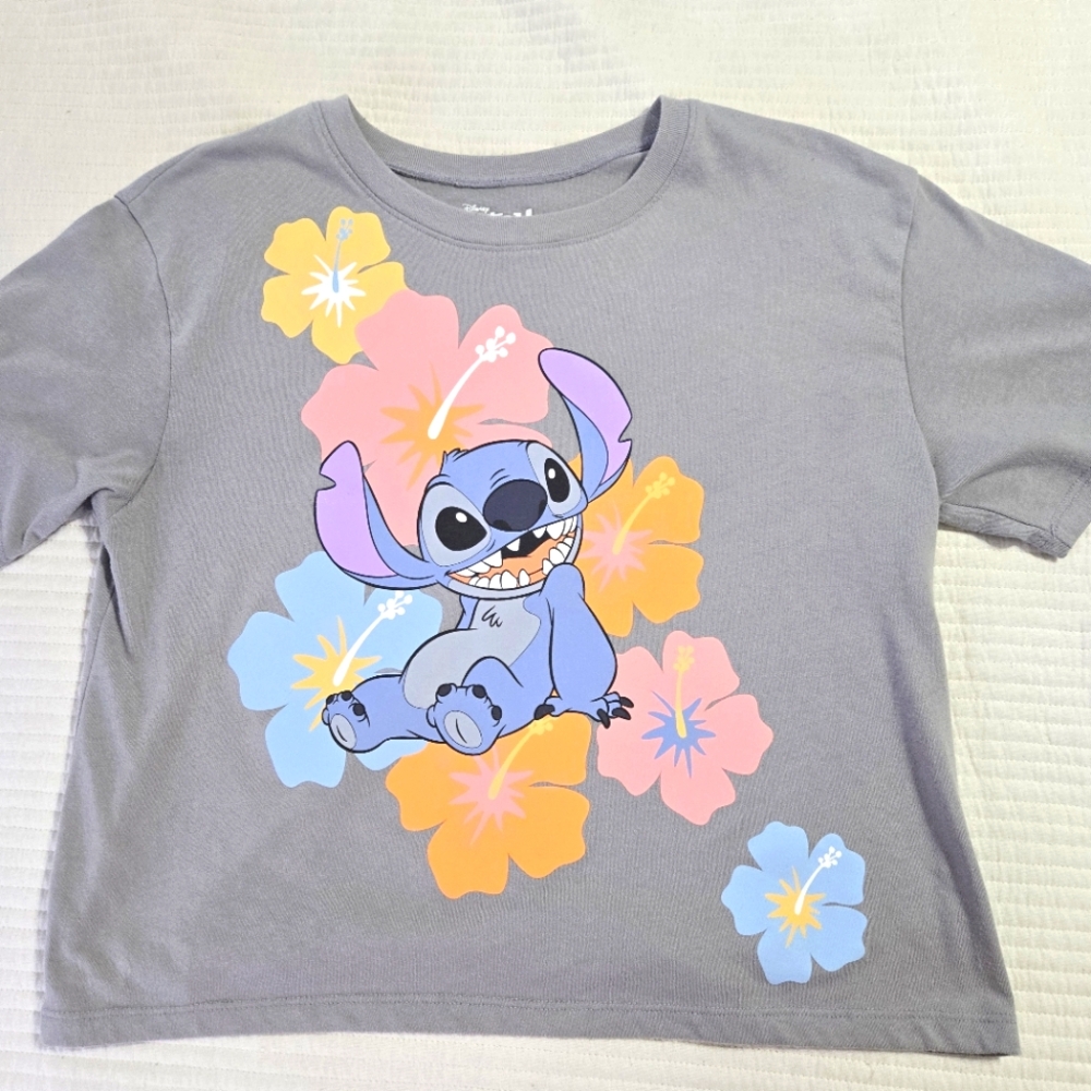 Disney Stitch Women's T-shirt Size Medium